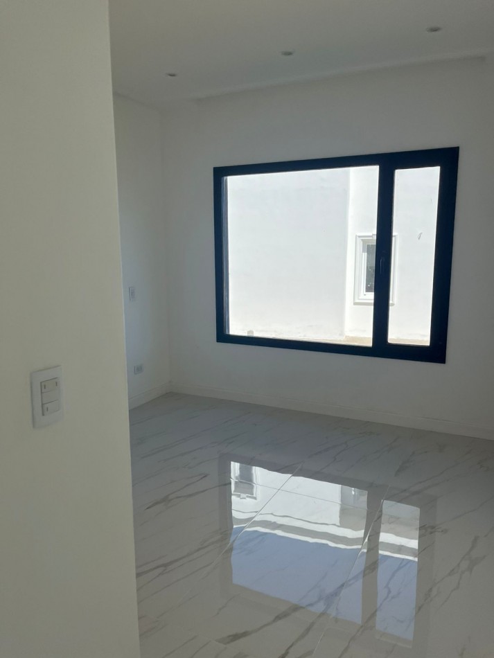 CASA EN VENTA / ALQUILER PERMANENTE  Rumenco Joven