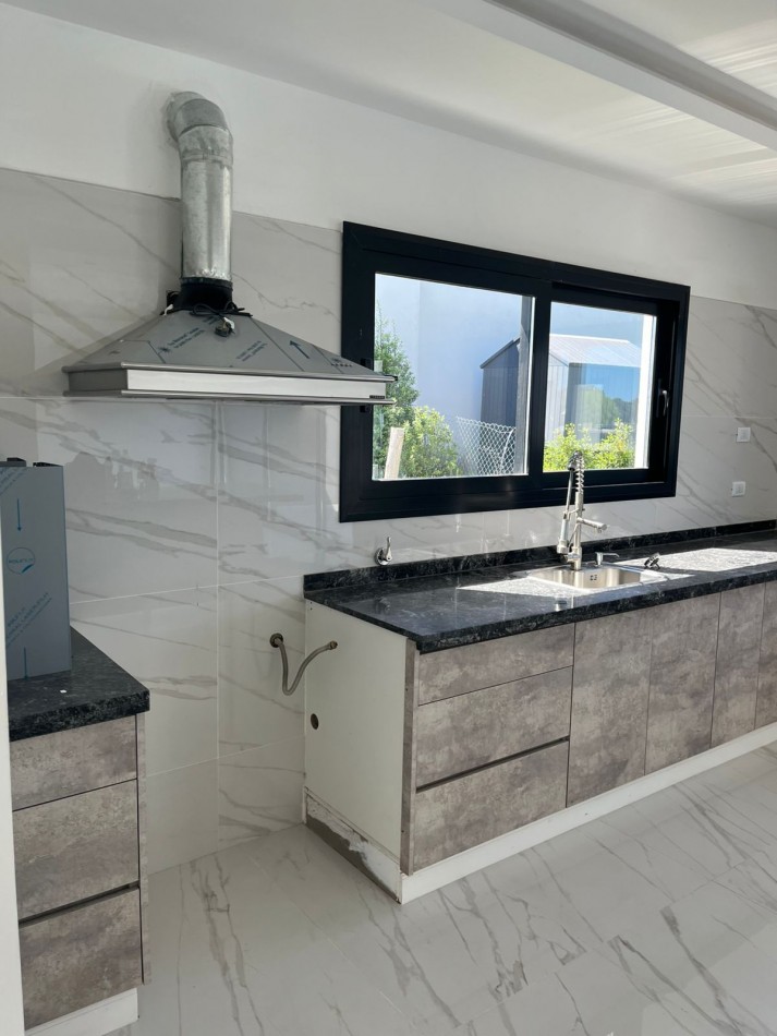 CASA EN VENTA / ALQUILER PERMANENTE  Rumenco Joven