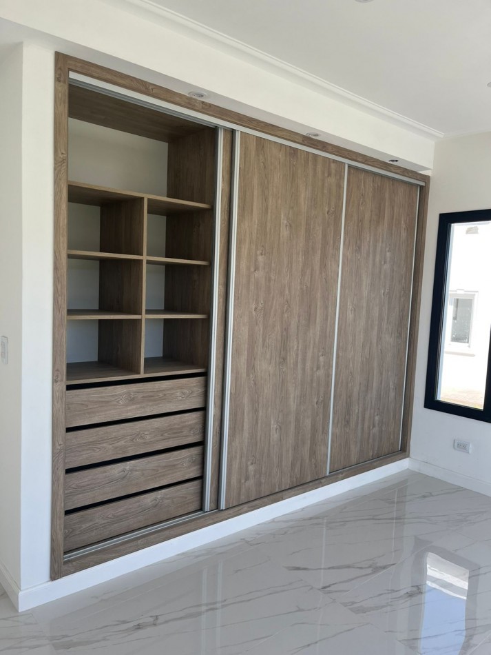CASA EN VENTA / ALQUILER PERMANENTE  Rumenco Joven